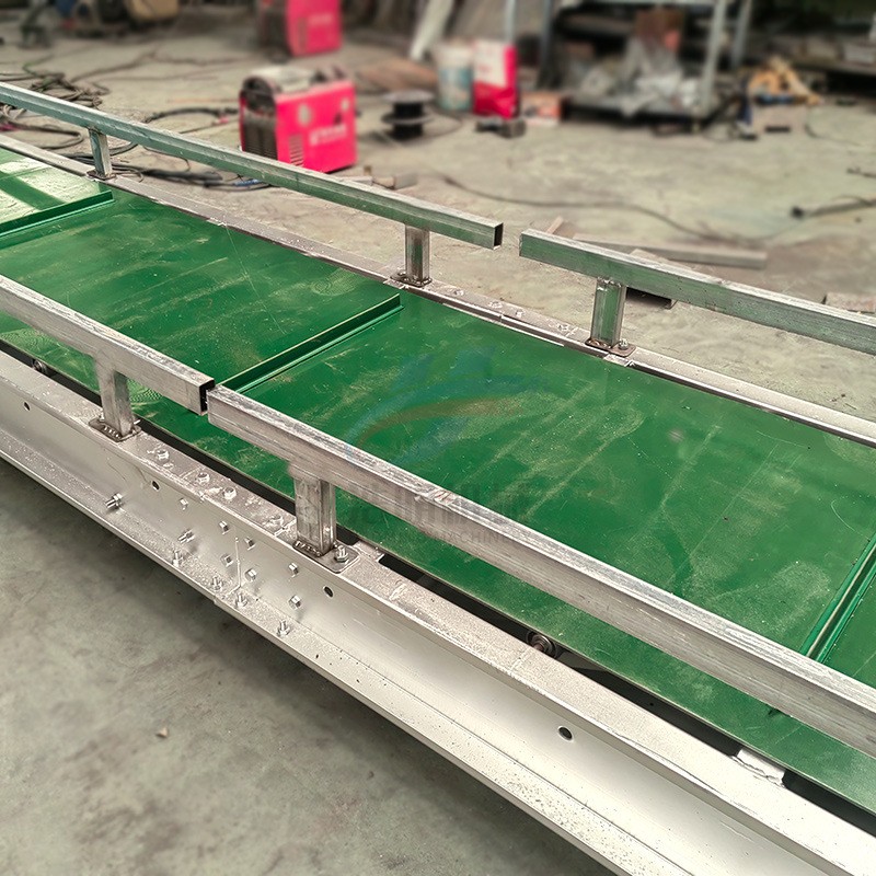 PVC擋板皮帶輸送機礦泉水紙箱擋板傳送帶上料傳送帶